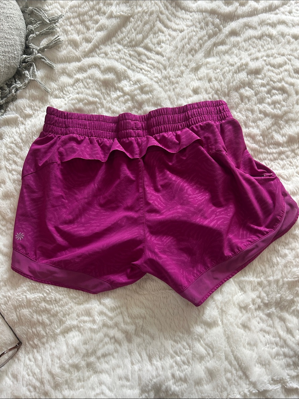 Athleta Women’s Athletic Shorts in Magenta - Picture 3 of 3